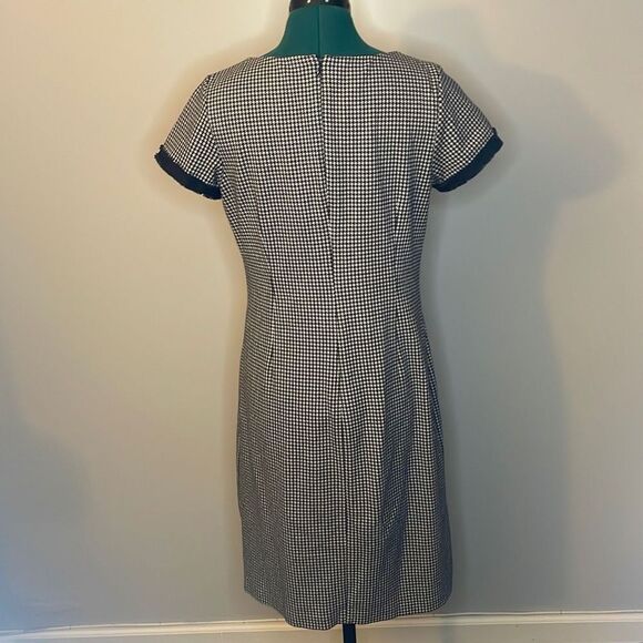 Talbots Houndstooth Sheath Dress Navy Blue and White Dress with pockets Size 6 - Picture 4 of 10
